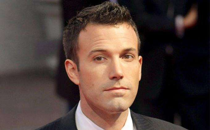 Muka Ben Affleck Langsung Bete Saat Kelemahan Film Batman V Superman Diungkap
