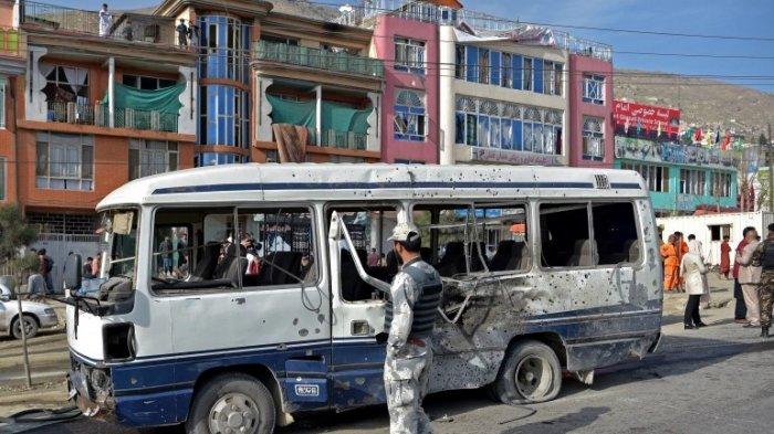 Bus yang Membawa Pegawai Pemerintahan Afghanistan Dihantam Bom, 3 Orang Tewas dan 11 Luka-luka