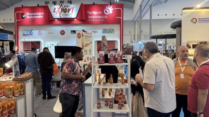 Booth Telkom pada ajang Trade Expo Indonesia 2025, yang diselenggarakan pada 15–19 Oktober 2025 di Indonesia Convention Exhibition (ICE) BSD City, Tangerang.