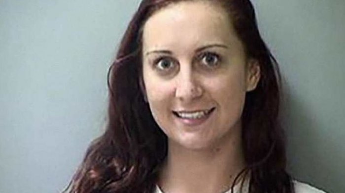 Perempuan Ini Didakwa Memperkosa dan Merampok Seorang Sopir Taksi