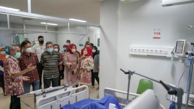 Menteri Kesehatan RI (Menkes) Budi Gunadi Sadikin saat kunjungan kerja ke RSUD Dr. Moewardi, Solo, Sabtu (10/12).