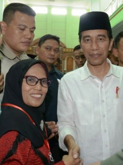 Serah Terima Sertifikat Wakaf dari Presiden RI untuk Yayasan AN NURUL WAHYUNIAH