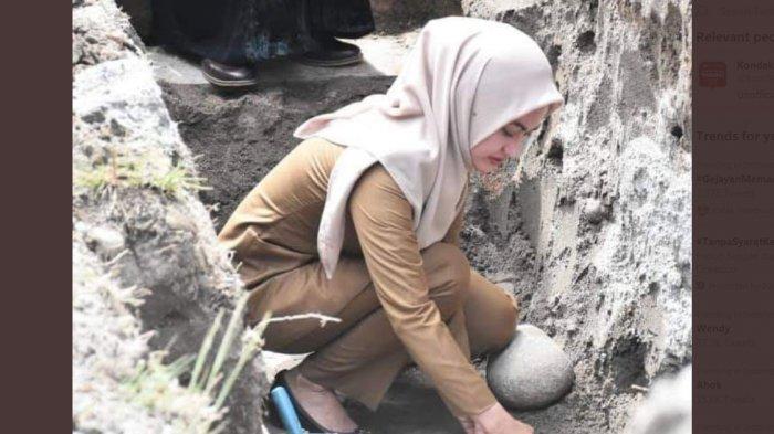 Bupati Luwu Utara Indah Putri melakukan peletakan batu pertama pembangunan gereja di wilayahnya.