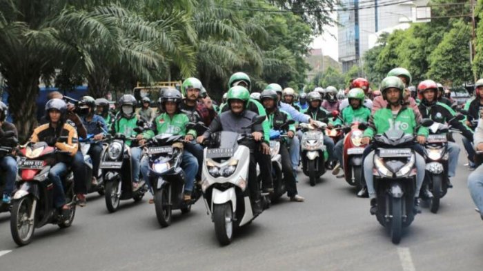 Djarot Konvoi Bareng Pengemudi Ojek Online
