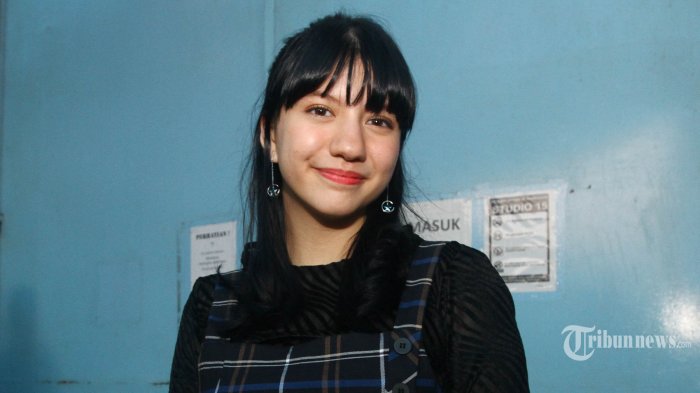 Cassandra Lee Liburan di Pantai Kelingking Bali, Ini Panduan Rute dan Harga Tiketnya
