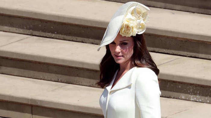 Coat Dress yang Dipakai Kate Middleton di Pernikahan Harry Bukan Model Baru, Ini Lo Buktinya