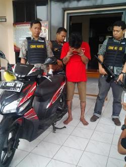 Mencuri Motor untuk Bayar Sekolah Anak