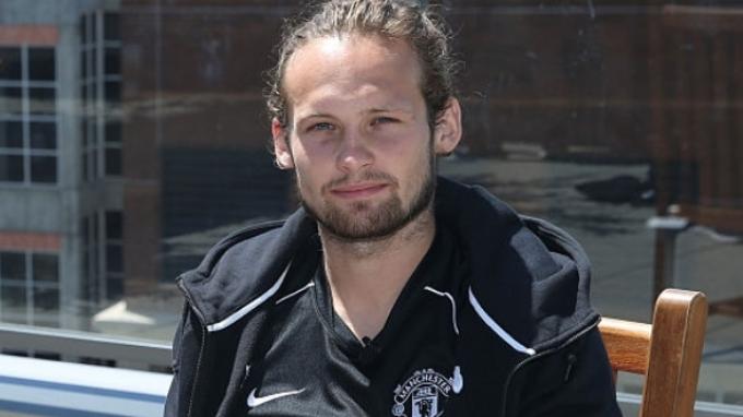 Jadi Pemain Serbaguna, Daley Blind Ragu DImainkan Jadi Striker oleh van Gaal
