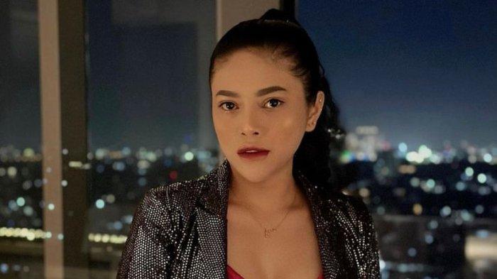 Della Firdatia Rilis Single 'Belum Sembuh', Cerita Soal Usaha Melupakan Masa Lalu