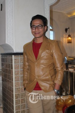 Delon Tak Ingin Kalah Keren dari Boyzlife
