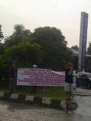 Warga Sakura Regency 2: Percuma Bayar Pajak Kalau Jalan Tetap Rusak