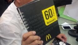 FOTO BERITA: Ini Buku Tamu Berisi Daftar Nama-nama Pelanggan Empi
