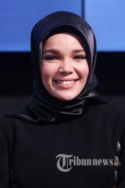 Dewi Sandra Dari Kecil Sudah Bercita-cita Menjadi Pelayan Restoran