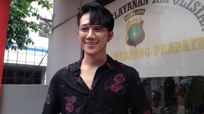 Dicky 'Smash' Ungkap Hubungannya dengan Pedangdut Hesty Klepek Klepek