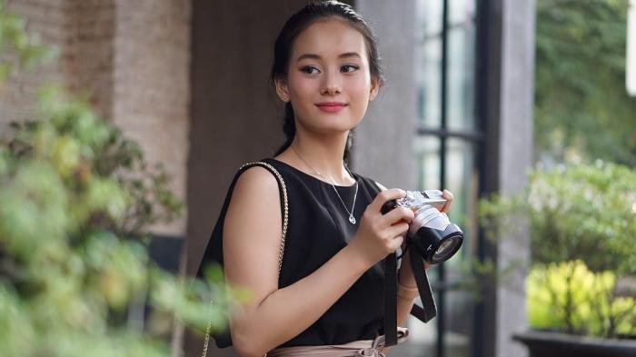 Pegangan Tangan dan Saling Tatap Mata, Dinda Hauw Jatuh Cinta Pada Aldi CJR?