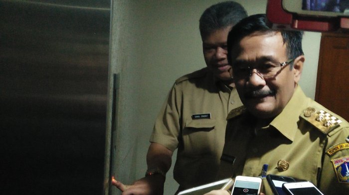 Mata Djarot Terlihat Sembab Usai Jenguk Ahok di Rutan Cipinang