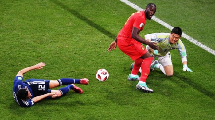 VIDEO - Kegemilangan Kiper Jepang saat Menyelamatkan Gawangnya