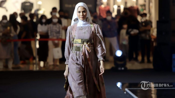 Terinspirasi dari Pandemi Covid-19, Hadirkan Busana Konsep Alam di MUFFEST 2021