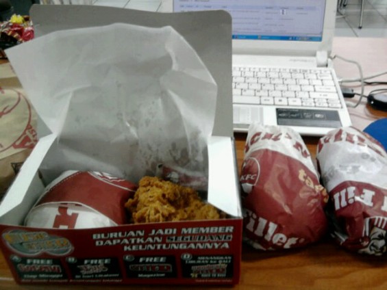 Jelang Ramadan Harga Ayam KFC Tidak Naik
