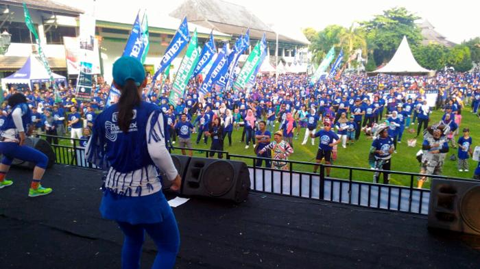 Senam Sehat Awali Funwalk Tribun Jogja Melangkah Bersama Paramex