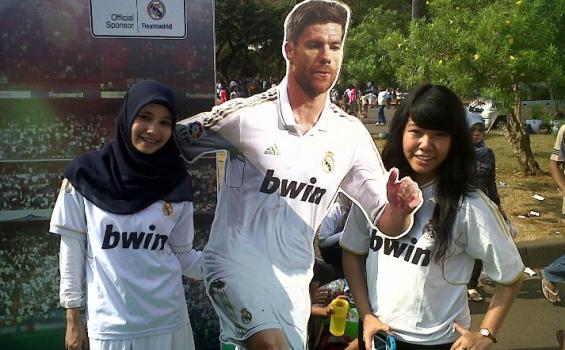 Kenang-Kenangan Untuk Xabi Alonso dari Madridista
