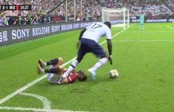 VIDEO - Dada Gelandang Manchester United Terinjak Moussa Sissoko di ICC 2019