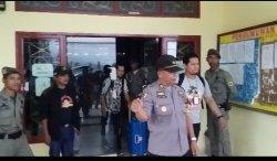 Penyidik KPK Bawa Dua Koper dan Dua Kotak dari Lokasi Penggeledahan