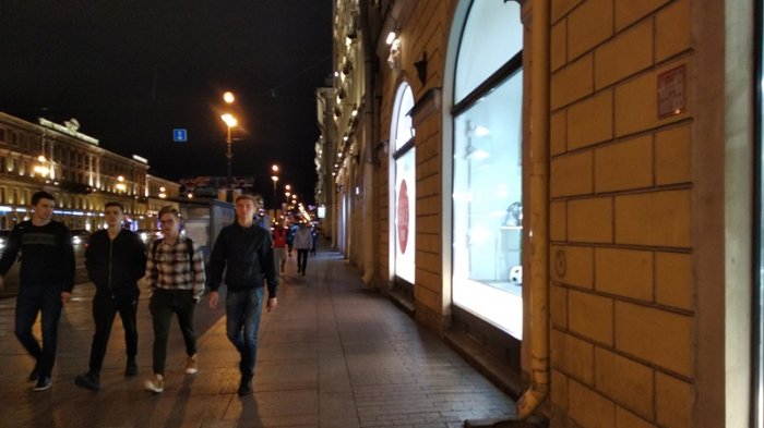 Geliat Nevsky Prospekt Tiada Henti Meski Berganti Hari