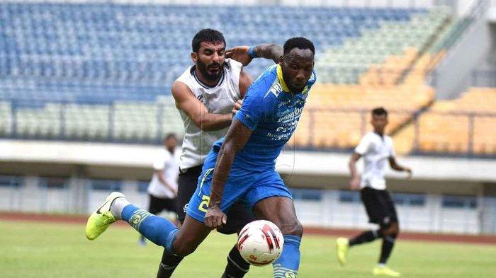 Juru Gedor Persib Bandung, Geoffrey Castillion Akan Jalani Tes Corona Jilid Dua