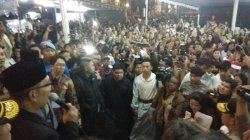 Kang Emil Titip Doa Kepada Jemaat Gereja Katedral Bandung untuk Korban Tsunami Banten dan Lampung
