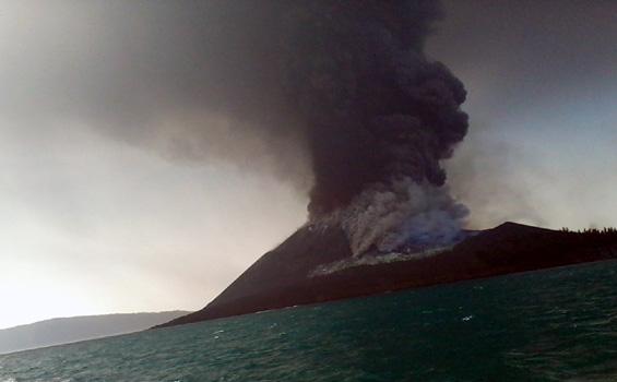 Warga Pulau Sibesi Waspadai Krakatau