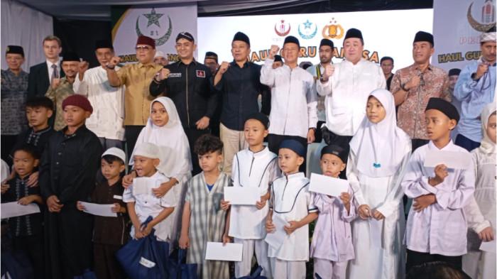 Perisai Syarikat Islam bersama jajaran Syarikat Islam menggelar kegiatan Haul Guru Bangsa untuk mengenang tokoh-tokoh besar pergerakan nasional, seperti Haji Samanhudi, pendiri Syarikat Dagang Islam (SDI), H.O.S. Tjokroaminoto, A.M. Sangadji, Abdoel Moeis, dan Agus Salim, bertepatan dengan 11 Ramadhan 1447 H di Kantor PP/LT Syarikat Islam, Menteng, Jakarta Pusat, Minggu (1/3/2026).