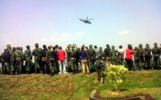 Heli Terbang Rendah Sebelum Menyerang