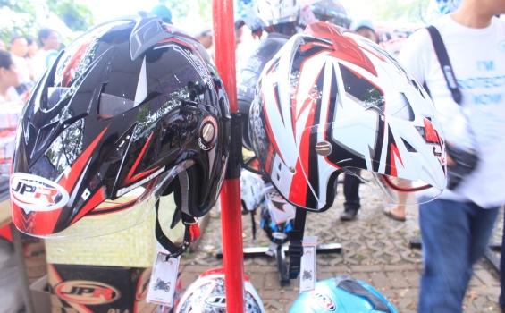 JP Helmet Perkenalkan Produk Baru Helm Tipe Racing di Ajang Parjo 2