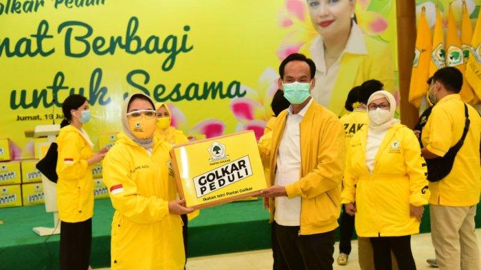 Jumat Berbagi, IIPG Salurkan Paket Sembako ke Wahid Foundation dan Masyarakat