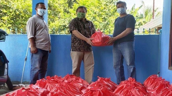 Peringati HUT RI, PKS Berikan 1,7 Juta Paket Sembako untuk Warga Terdampak Covid