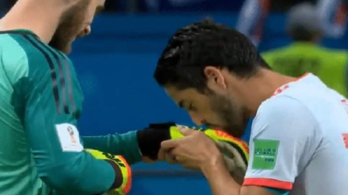 Usai Kemenangan Spanyol atas Iran, Isco Langsung Cium Tangan David De Gea