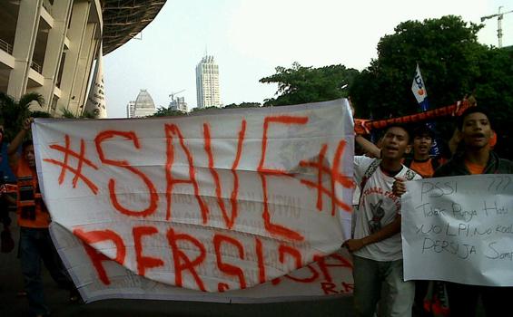 Sejumlah Jakmania Tetap Datang Ke GBK Dukung Timnas
