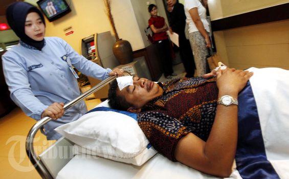 Polisi Konsultasi Dengan Dokter