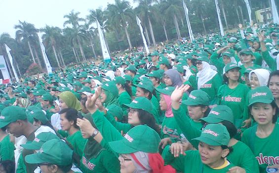 Jalan Santai, Bikin Segar dan Bisa Mencegah Osteoporosis