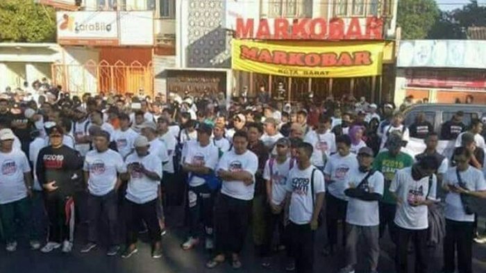 Cerita di Balik Demo #2019GantiPresiden di Depan Gerai Markobar Milik Anak Jokowi