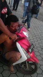 Jambret Dihakimi Massa Lantaran Motornya Mogok