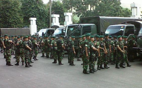 SBY Belum Tiba, Pendukung Timnas Mengeluh