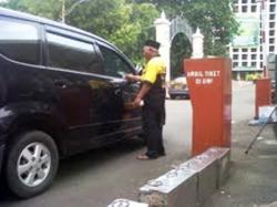 Misa di Katedral, Jemaat Parkir Mobil di Istiqlal