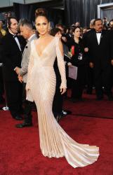 Payudara Jennifer Lopez Nongol Saat di Panggung