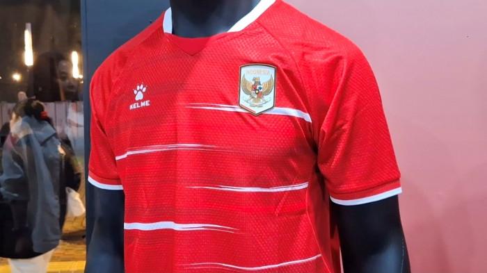 jersey home anyar Timnas Indonesia berwarna merah produksi Kelme