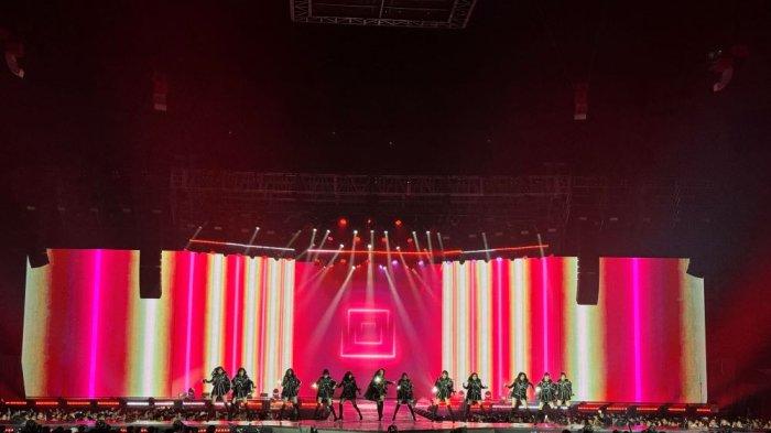 Penampilan JKT48 dalam konser perayaan 13 tahun bertajuk 'JKT48 Wonderland'