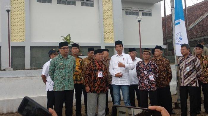 Jokowi Aktifkan Kembali 4 Jalur Kereta Api di Jawa Barat untuk Menggenjot Pertumbuhan Ekonomi Baru