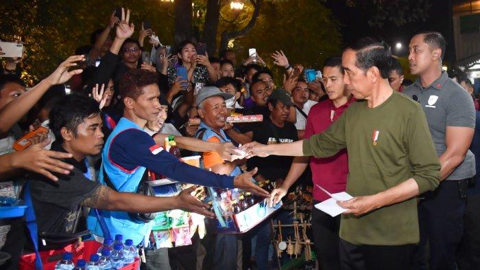 Saat Presiden Jokowi Menghabiskan Malam Minggu Sapa Warga Sambil Menyusuri Kawasan Malioboro
