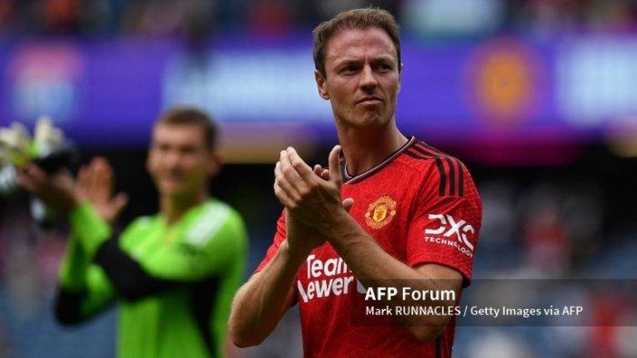 Jonny Evans Kembali Tebar Pesona, Ini yang Dilakukannya Saat Manchester United Unggul 1-0 atas Lyon